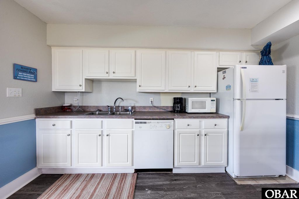 Image 40 of property listing at 112 Sandpebble Court, Nags Head, NC 27959
