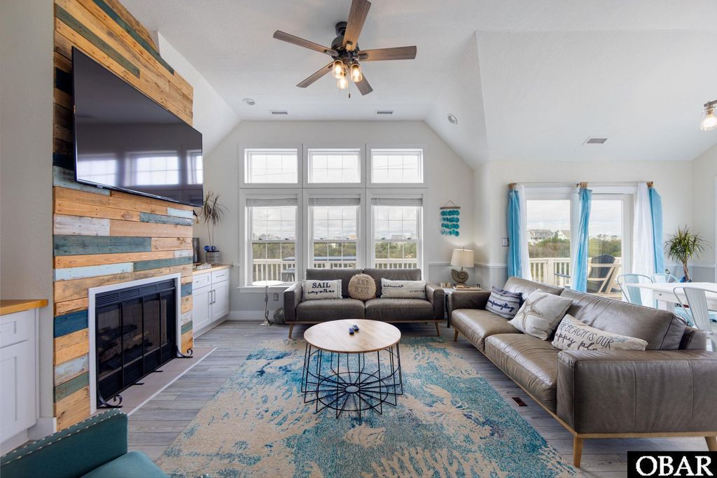 Image 5 of property listing at 112 Sandpebble Court, Nags Head, NC 27959