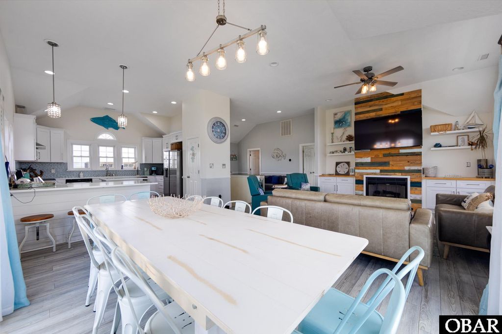 Image 10 of property listing at 112 Sandpebble Court, Nags Head, NC 27959