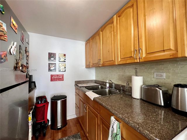 7545 E Treasure Dr 8I, North Bay Village, FL 33141