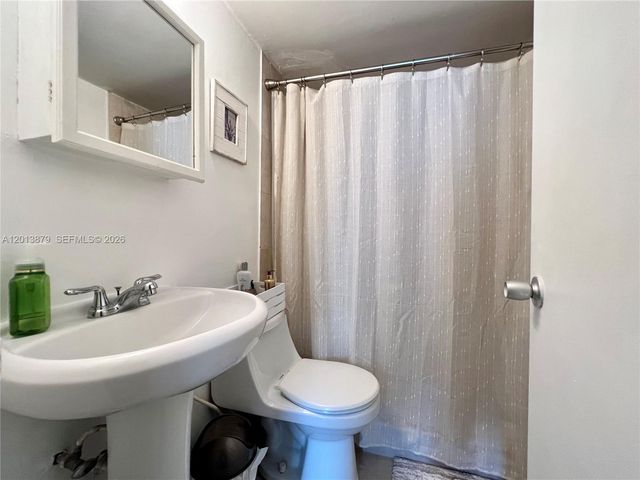 7545 E Treasure Dr 8I, North Bay Village, FL 33141