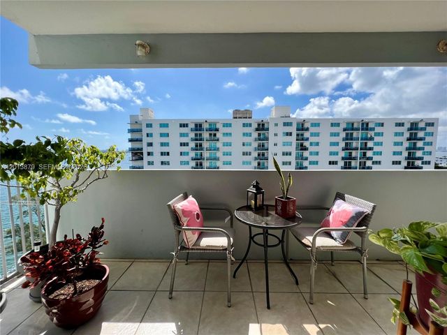 7545 E Treasure Dr 8I, North Bay Village, FL 33141