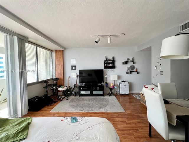 7545 E Treasure Dr 8I, North Bay Village, FL 33141