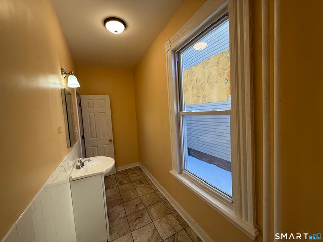 10 Gilbert Avenue, New Haven, CT 06514