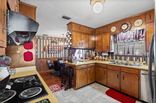 2251 Hillcrest Road, Mobile, AL 36695