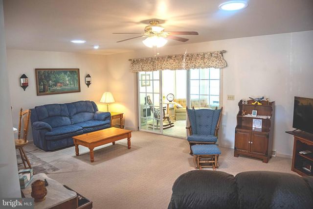 613 BLUEBERRY LN, Lebanon, PA 17046
