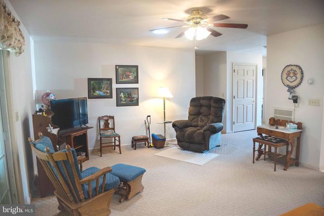 613 BLUEBERRY LN, Lebanon, PA 17046