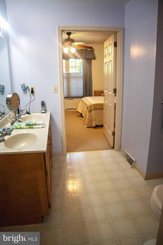 613 BLUEBERRY LN, Lebanon, PA 17046