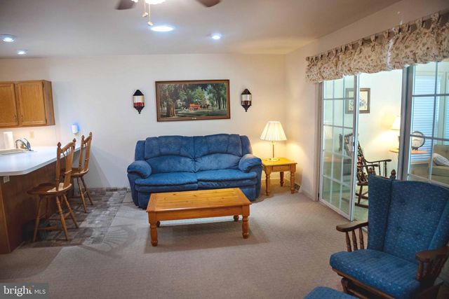 613 BLUEBERRY LN, Lebanon, PA 17046