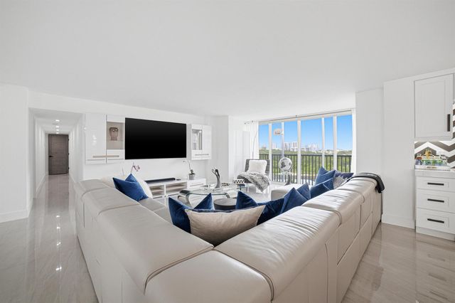 1627 Riverview Road 615, Deerfield Beach, FL 33441