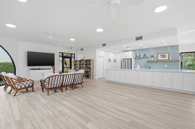 1627 Riverview Road 615, Deerfield Beach, FL 33441