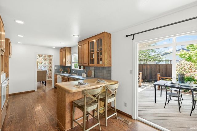 3527 Jomar Dr, Napa, CA 94558