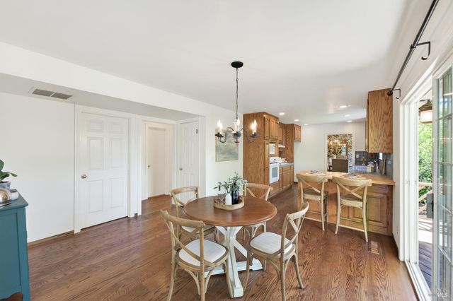 3527 Jomar Dr, Napa, CA 94558