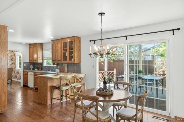 3527 Jomar Dr, Napa, CA 94558