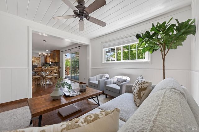 3527 Jomar Dr, Napa, CA 94558