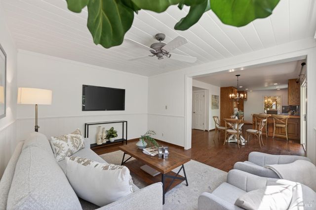 3527 Jomar Dr, Napa, CA 94558