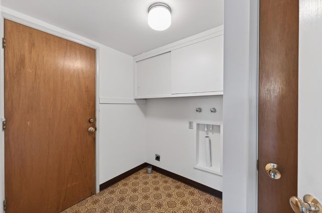 3527 Jomar Dr, Napa, CA 94558