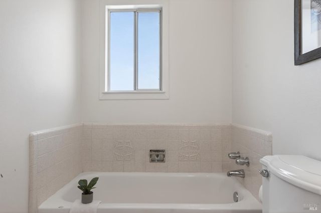 3527 Jomar Dr, Napa, CA 94558