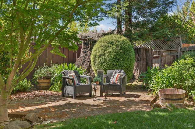 3527 Jomar Dr, Napa, CA 94558