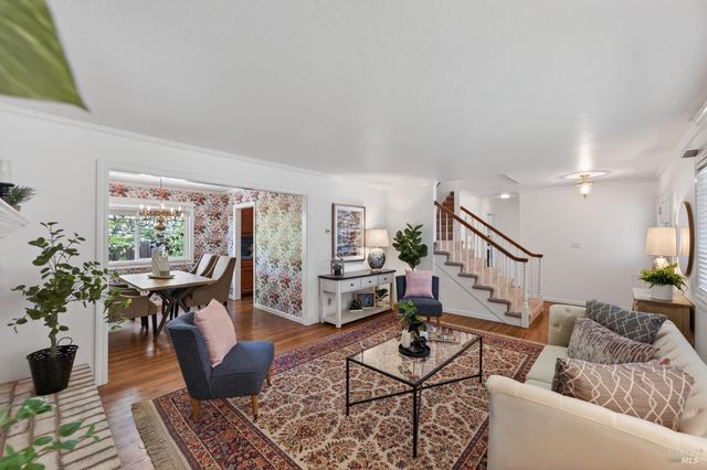 3527 Jomar Dr, Napa, CA 94558