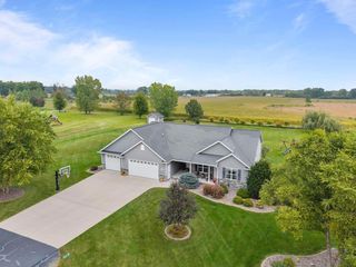 8042 COLEMAN, Neenah, WI 54956