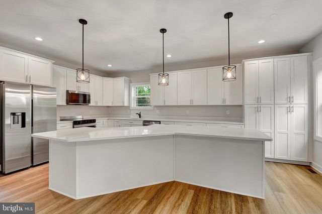 13 LUKE DR, Pasadena, MD 21122