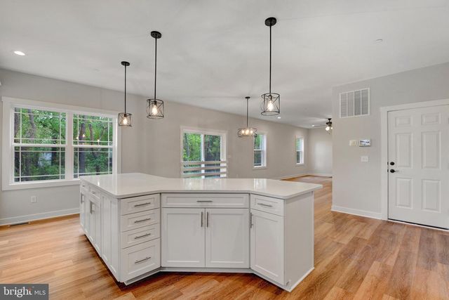13 LUKE DR, Pasadena, MD 21122