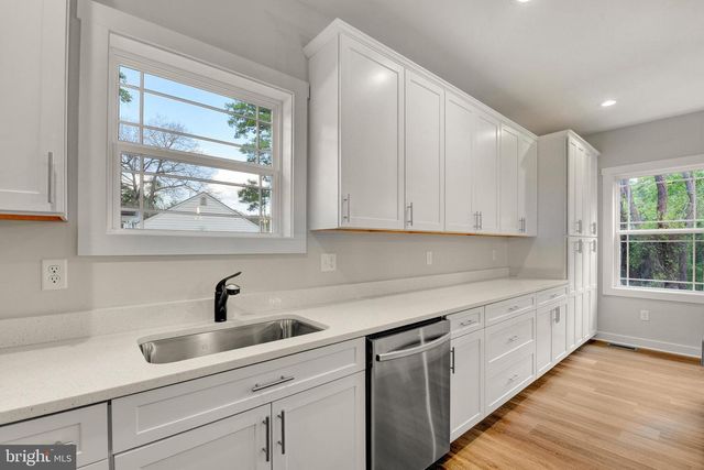 13 LUKE DR, Pasadena, MD 21122