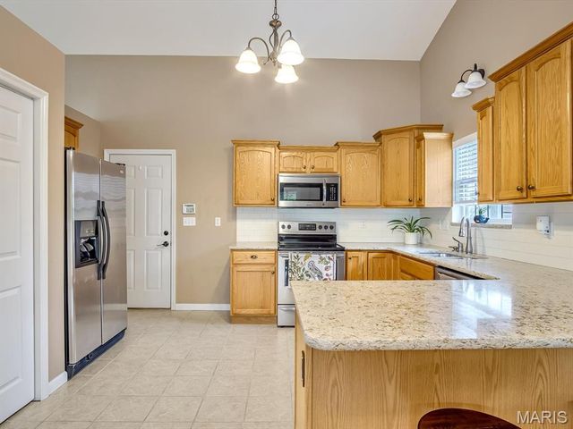 2709 Hunters Crossing Drive, Edwardsville, IL 62025