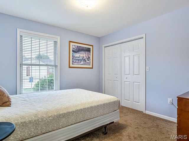 2709 Hunters Crossing Drive, Edwardsville, IL 62025