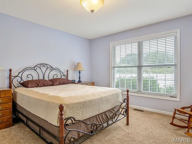2709 Hunters Crossing Drive, Edwardsville, IL 62025