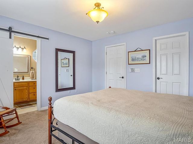2709 Hunters Crossing Drive, Edwardsville, IL 62025