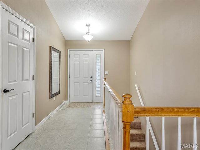 2709 Hunters Crossing Drive, Edwardsville, IL 62025