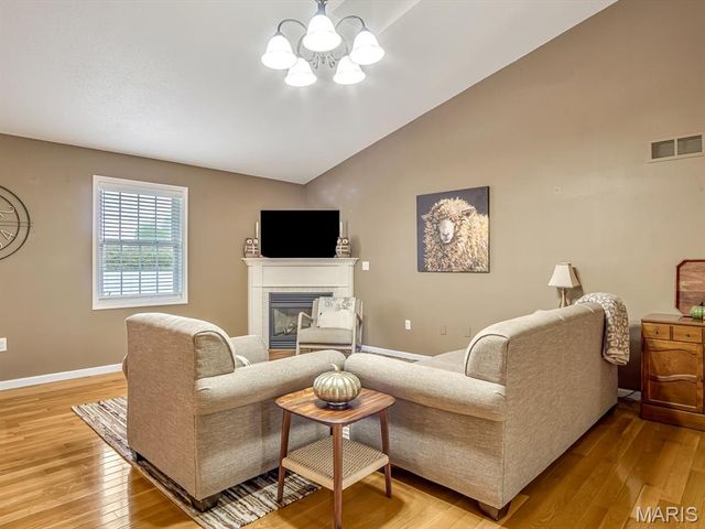 2709 Hunters Crossing Drive, Edwardsville, IL 62025