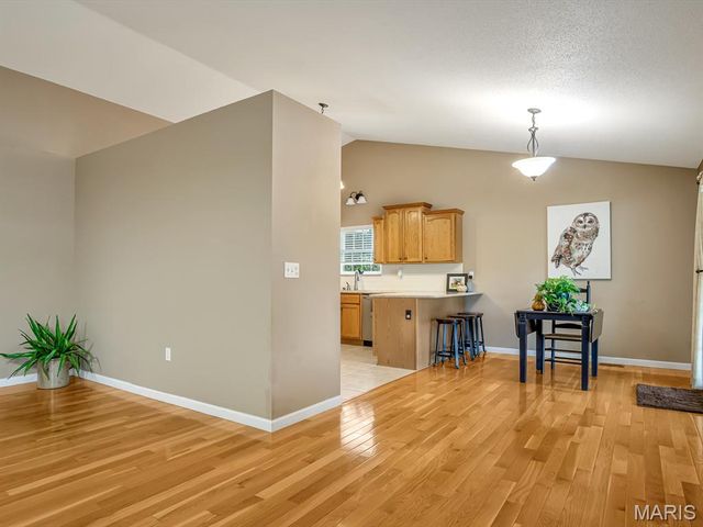 2709 Hunters Crossing Drive, Edwardsville, IL 62025