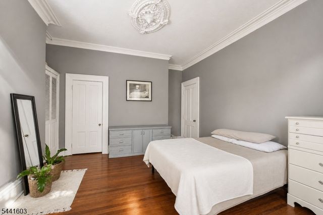 725 Chestnut St, Roselle Park Boro, NJ 07204