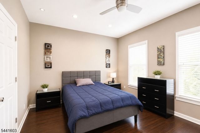 725 Chestnut St, Roselle Park Boro, NJ 07204