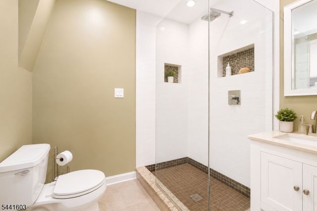 725 Chestnut St, Roselle Park Boro, NJ 07204