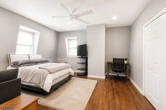 725 Chestnut St, Roselle Park Boro, NJ 07204