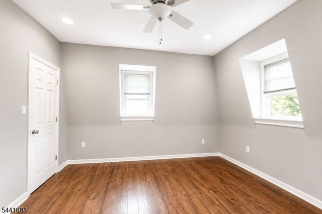 725 Chestnut St, Roselle Park Boro, NJ 07204