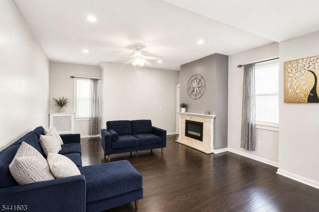 725 Chestnut St, Roselle Park Boro, NJ 07204
