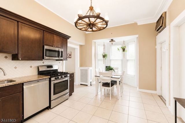 725 Chestnut St, Roselle Park Boro, NJ 07204