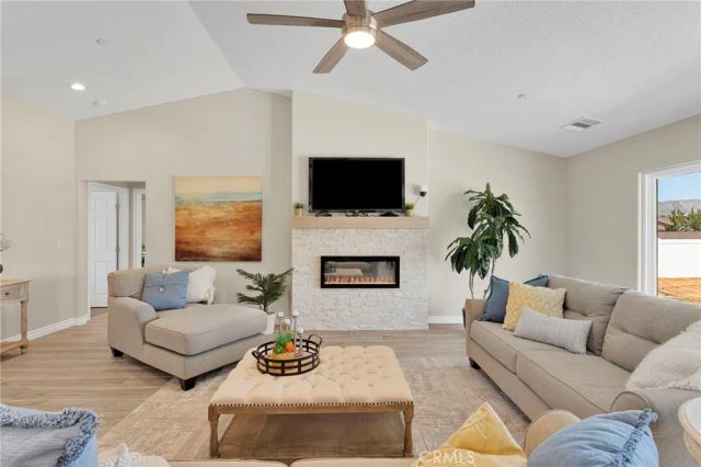 18525 Seaforth, Hesperia, CA 92345