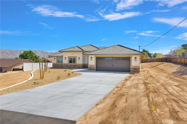 18525 Seaforth, Hesperia, CA 92345
