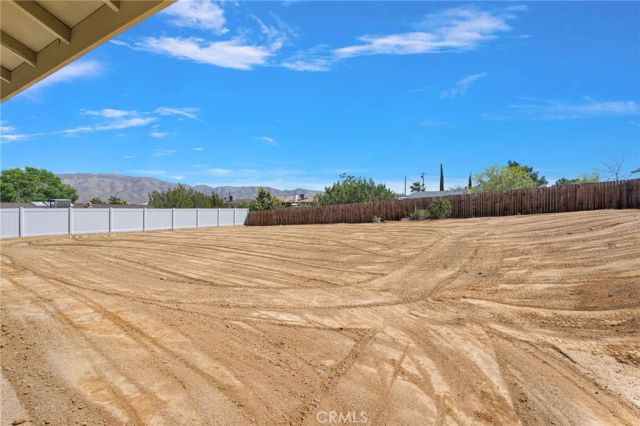 18525 Seaforth, Hesperia, CA 92345