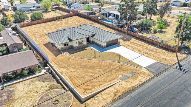 18525 Seaforth, Hesperia, CA 92345