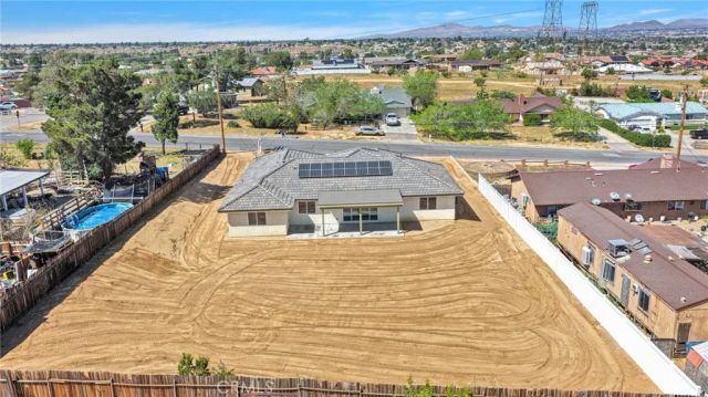 18525 Seaforth, Hesperia, CA 92345
