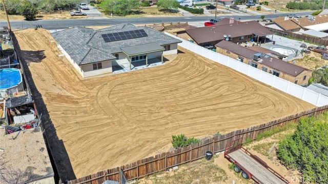 18525 Seaforth, Hesperia, CA 92345