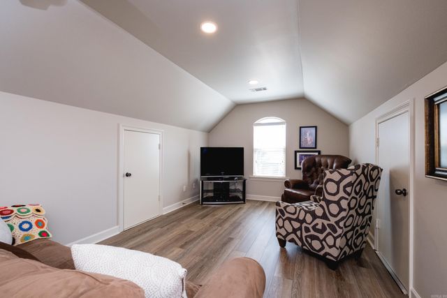 136 Manitou Drive, Maumelle, AR 72113