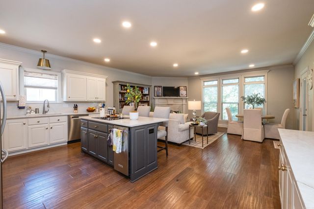 136 Manitou Drive, Maumelle, AR 72113